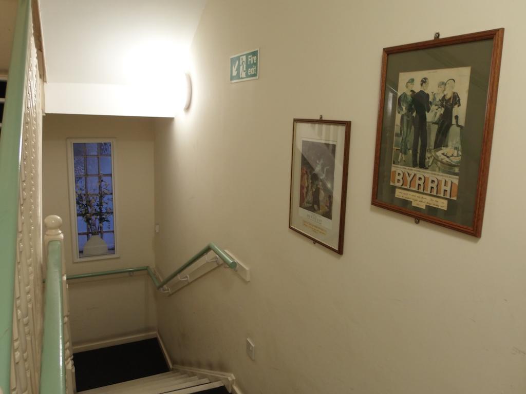 The Robin 2 Hotel ウォルヴァーハンプトン エクステリア 写真