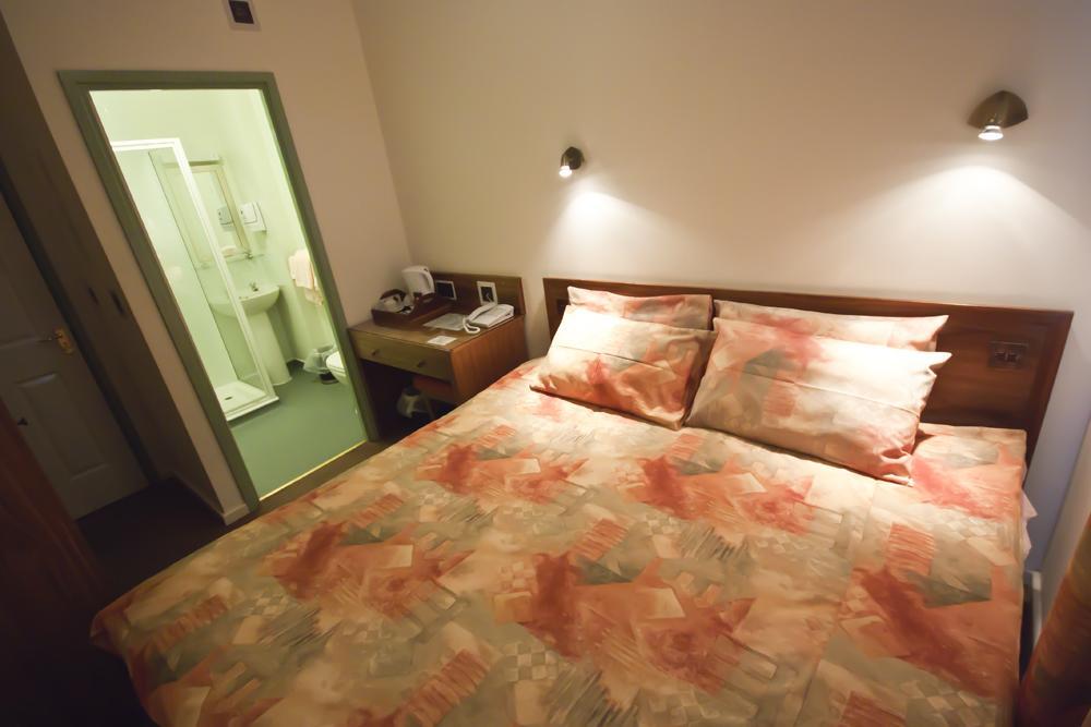The Robin 2 Hotel ウォルヴァーハンプトン エクステリア 写真