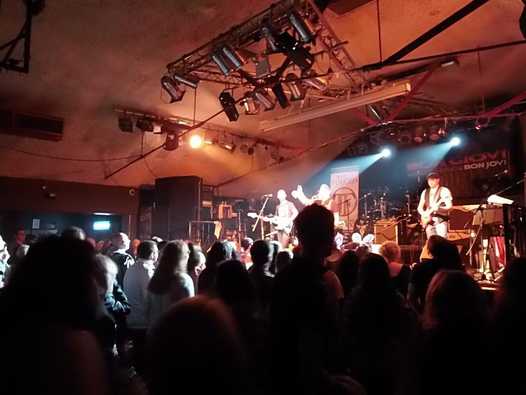 The Robin 2 Hotel ウォルヴァーハンプトン エクステリア 写真