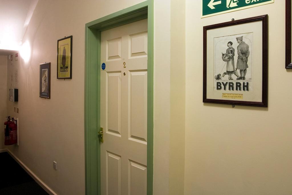The Robin 2 Hotel ウォルヴァーハンプトン エクステリア 写真