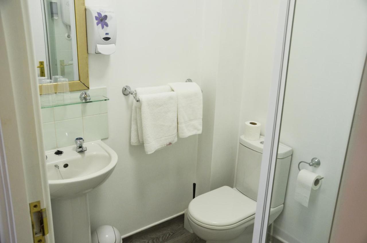 The Robin 2 Hotel ウォルヴァーハンプトン エクステリア 写真