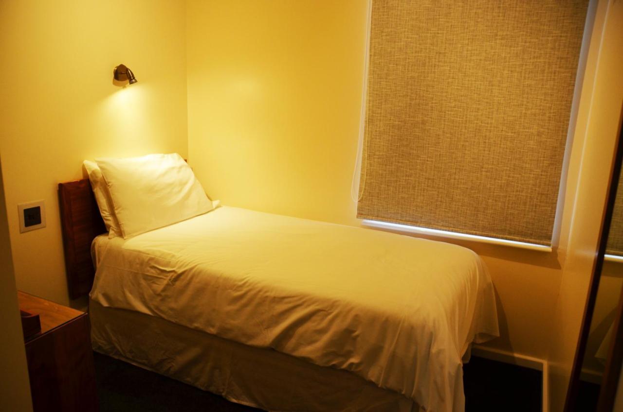 The Robin 2 Hotel ウォルヴァーハンプトン エクステリア 写真